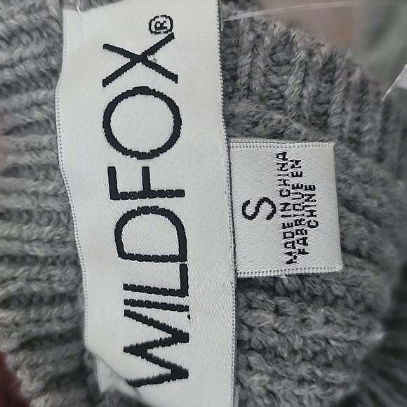 Wildfox Erica Star Studded Split Back Sweater Size S - Picture 10 of 11